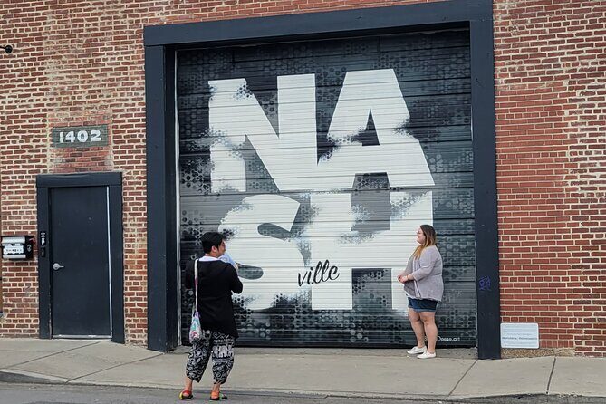 Music Row and 12th Avenue Van Tour - A Deep Dive into the Nashville Music Scene