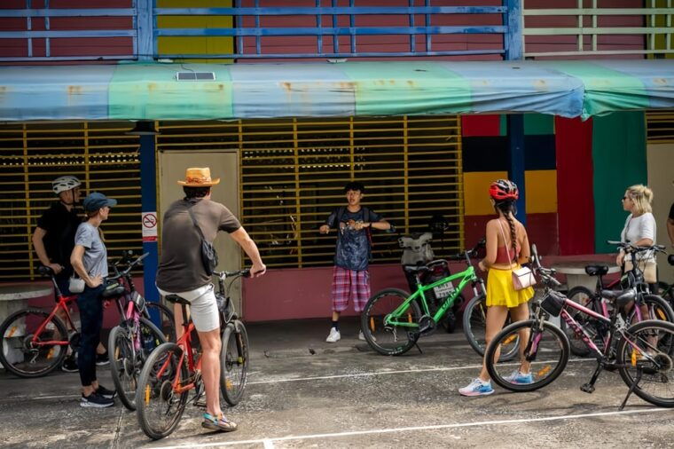 Must-try: Hidden Bangkok Bike and Food Tour - Cultural Immersion