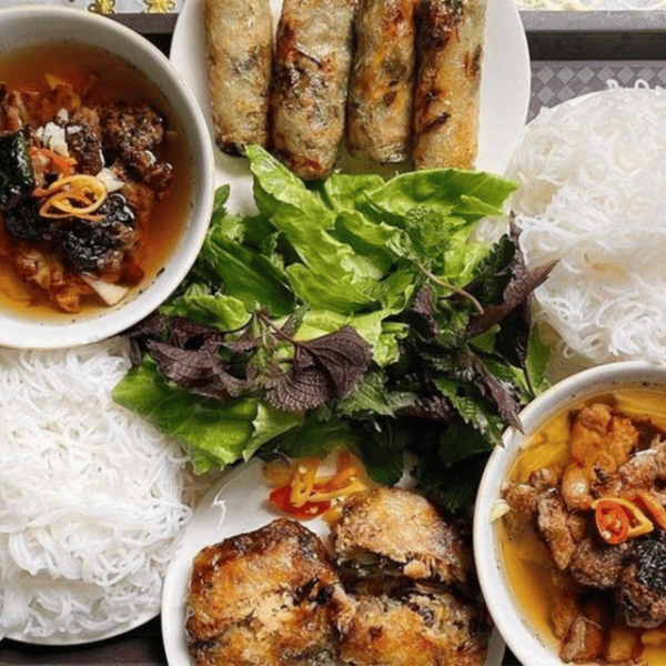 Must-Try Tour: Local Food Tour With Train Street - Important Considerations