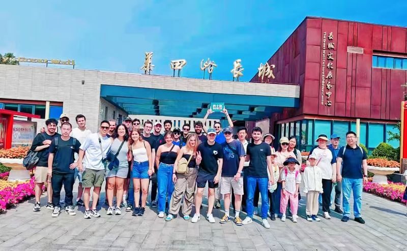 Mutianyu Great Wall 1-Day Tour (Russian/Spanish Guide Service Available) - What the one-day format means for your plans