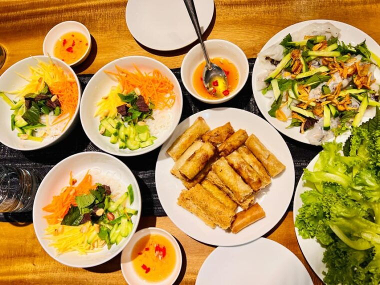 MY Kitchen - Vietnamese Home Cooking Class in Hoi An - Instructor and Class Environment