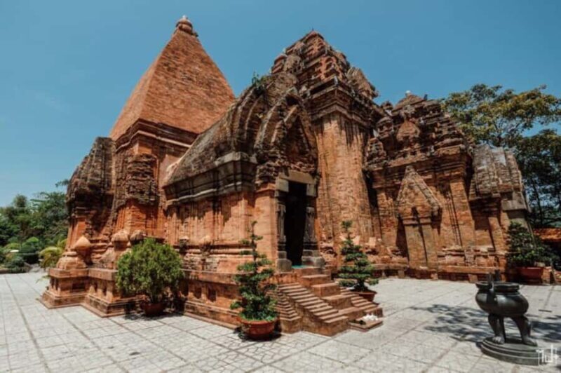 My Son Sanctuary Morning Tour w Thu Bon River Cruise & Lunch - What Makes This Tour Stand Out?