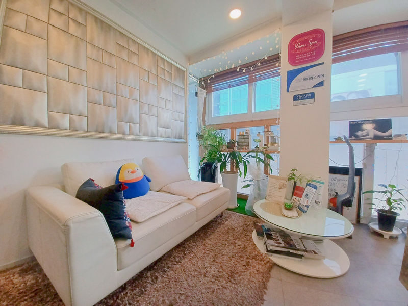 Myeongdong Skinspa- Aesthetic Korea Skin Care & Massage Treatment - The feel of the spa, and the limits of quiet