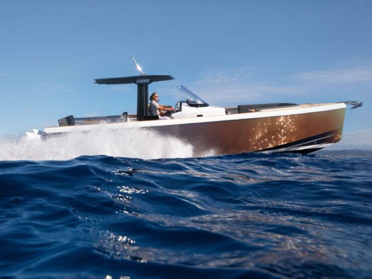 Mykono: Private Luxury Yacht Cruise With Drinks and Snacks - Experience Highlights