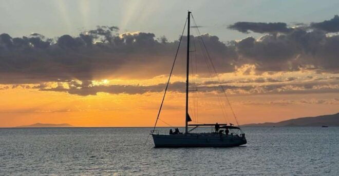 Mykonos: Private Aegean Sunset Cruise With Mykonian Platters - Highlights