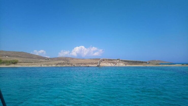 Mykonos: Private Rhenia Boat Tour With Lunch & Drinks - Experience Highlights