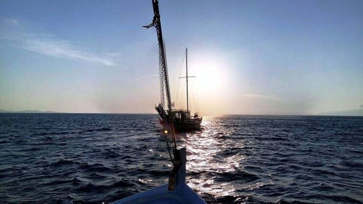 Mykonos: Sunset Boat Trip With Snacks and Drinks - Experience the Stunning Mykonos Sunset