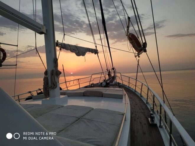 Mykonos: Sunset Sailing Cruise With Light Dinner and Drinks - Customer Reviews