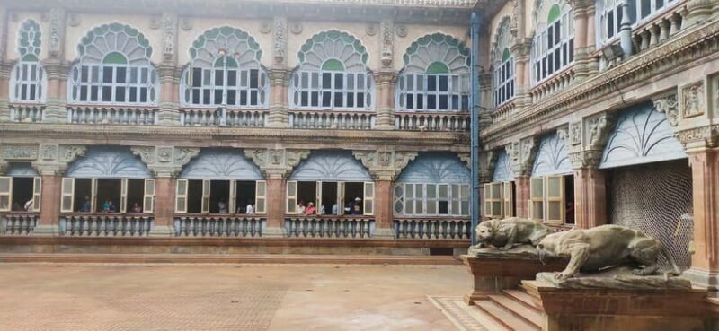 Mysore: Palace, Art Gallery & Devaraja Market Walking Tour - The Value of Guided Walking in Mysore