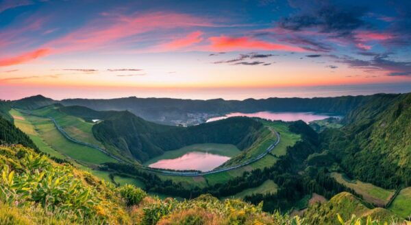 Mystic Lakes of 7 Cidades & Lagoa Do Fogo Guided Tour - Tour Guide Information