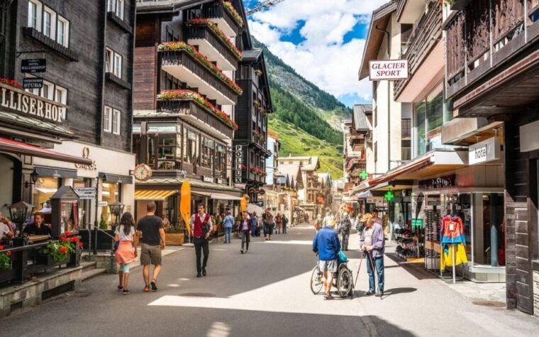 Mystic Zermatt Tour: Peaks, History & Culture - Mountaineers Cemetery: Honoring the Brave