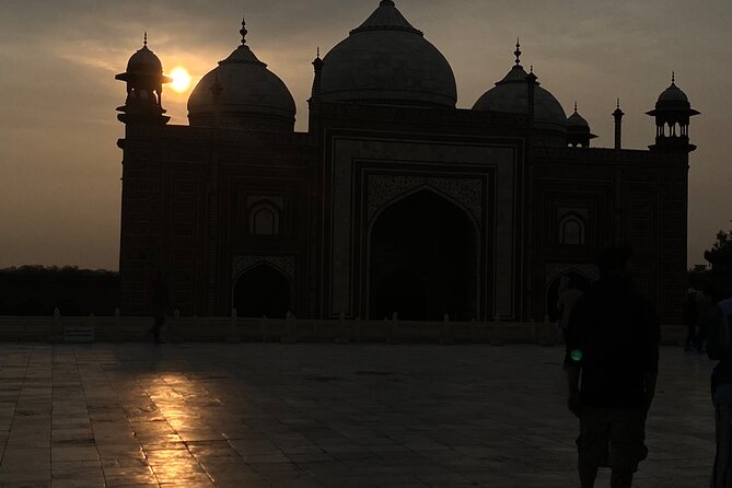 Myth Busting Tour of History in Taj Mahal - Expert Guided Insights