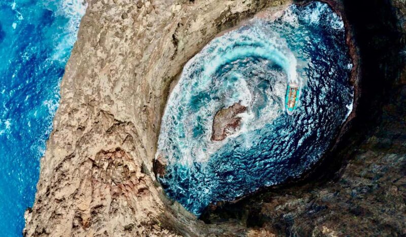 N Pali Coast Zodiac Raft Sea Caves Expedition on Kauai - An Authentic and Thrilling Sea Adventure