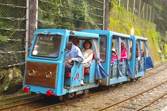 N109 Wulai Old Street Wulai Hot Spring Wulai Waterfall Bitan Scenic Area Day Tour (10h) - Tour Highlights