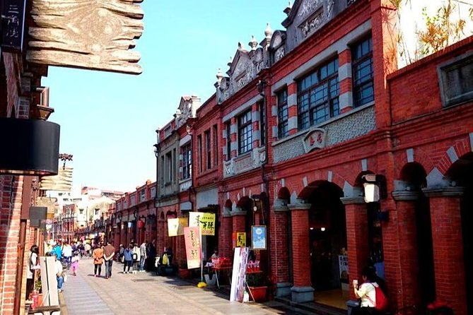 N111 New Three Gorges Old Street Yingge Ceramics Hand Dirty DIY Day Tour (10h) - Tour Inclusions