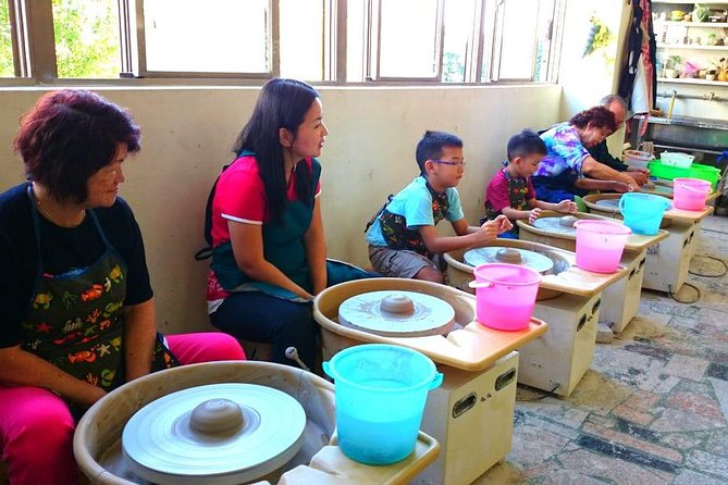 N111 New Three Gorges Old Street Yingge Ceramics Hand Dirty DIY Day Tour (10h) - Start Time and Availability
