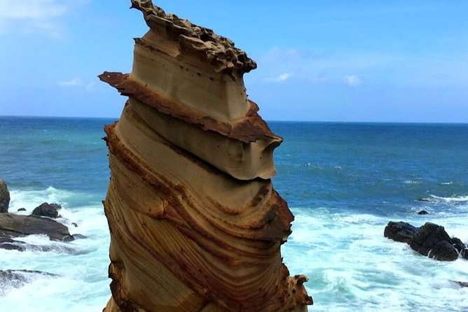 N112 Northeast Day Tour (South Yaki Rock Fulong Sanjiaojiao Beiguan Haichao Park Burang Coffee Castl - South Yaki Rock