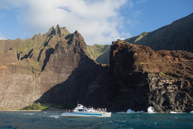 Na Pali Sunset & Sightsee Boat Tour - Overview and Whats Included