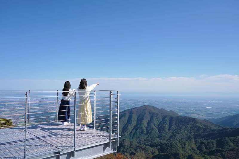 Nabana no Sato & Gozaishodake Ropeway Day Tour from Osaka - The guide, translation support, and bus day