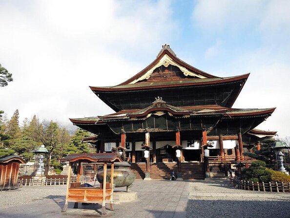 Nagano Sake Tasting Walking Tour - Meeting Point: Starbucks Nagano Station