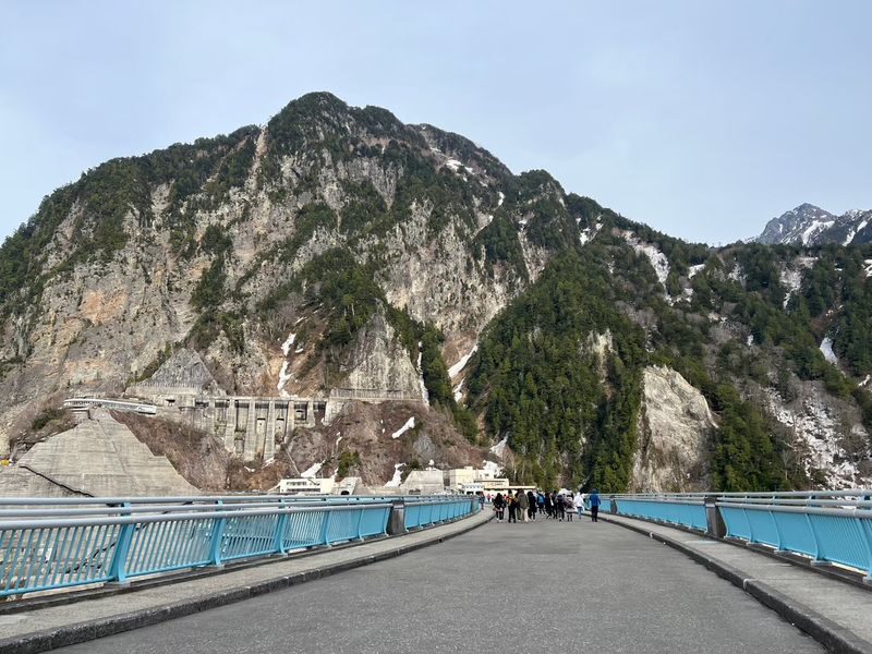 Nagano Snow Wall Alpine Route Guided Tour - Pack for glare, cold, and wet snow