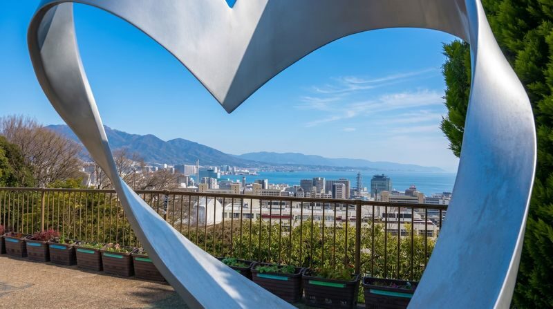 Nagoya Classic Day Tour: Nagoya Castle + Toyota Commemorative Museum of Industry and Technology + Osu Kannon (From Osaka, Guaranteed Departure for 1) - What this Osaka-to-Nagoya day is best at