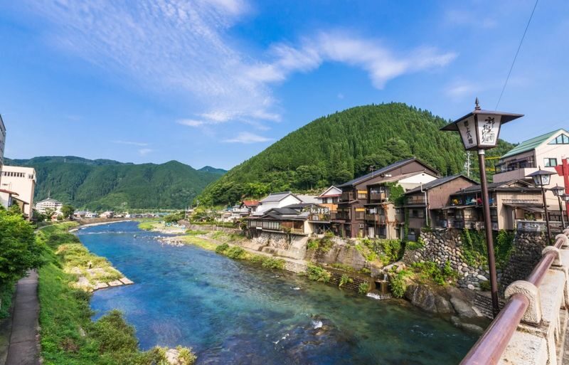 Nagoya Gujo Hachiman & Shirakawa-go Gassho Village & Hida Takayama Day Trip (Round Trip from Nagoya, Optional Small Group) - Takayama: two hours for old streets and lunch