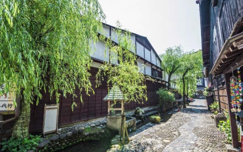 Nagoya: Gujo Hachiman, Snow Park, & Onsen Day Trip - Itinerary Breakdown