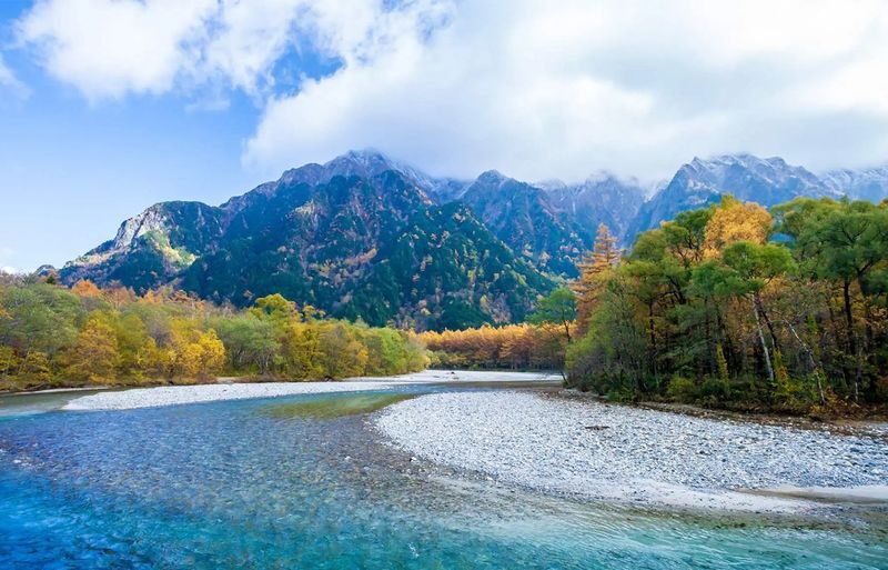 Nagoya Kamikochi and Taisho Pond Nature Full-Day Hiking Tour - Three and a half hours calls for a sensible plan