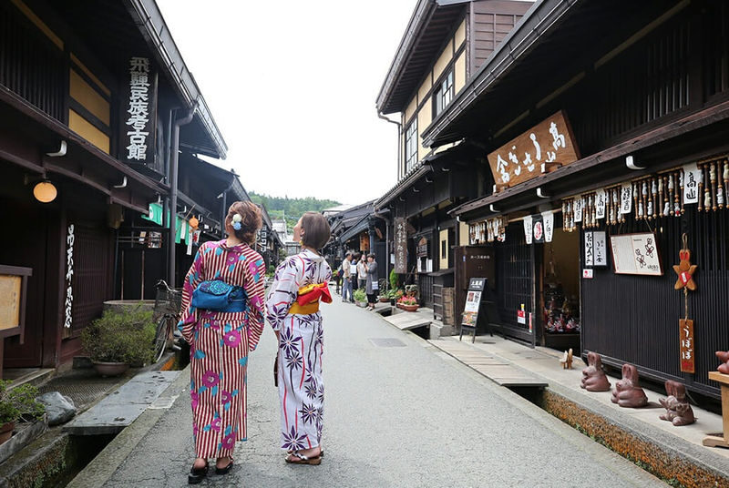 Nagoya, Takayama, Shirakawa-go, Gero Onsen Customized private tour - Make the ten hours count