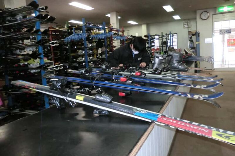 Nagoya: White Pia Takasu Ski Resort Day Trip with Lift Pass - Convenient and Comfortable Transportation