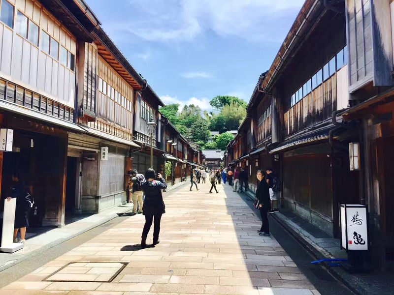 Nagoya World Heritage Shirakawa-go & Kanazawa Castle 2-Day Tour - Shirakawa-go: make your two hours count