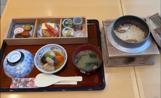 Nagoya World Heritage Shirakawa-go & Kanazawa Castle 2-Day Tour - Omicho Market and Higashi Chaya District