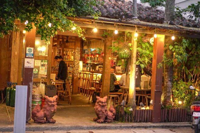 Naha Bar Hopping Tour in Okinawa - Food and Drink Offerings