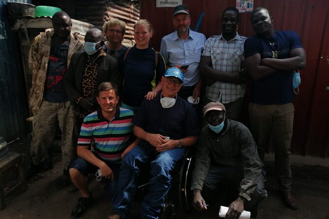 Nairobi City Tour and Kibera Slum Tour - Itinerary: Giraffe Centre Visit