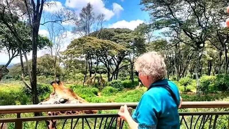 Nairobi Giraffe Centre & Kibera Slum Half-Day Tour with Local Village - Visiting Kibera and a local village