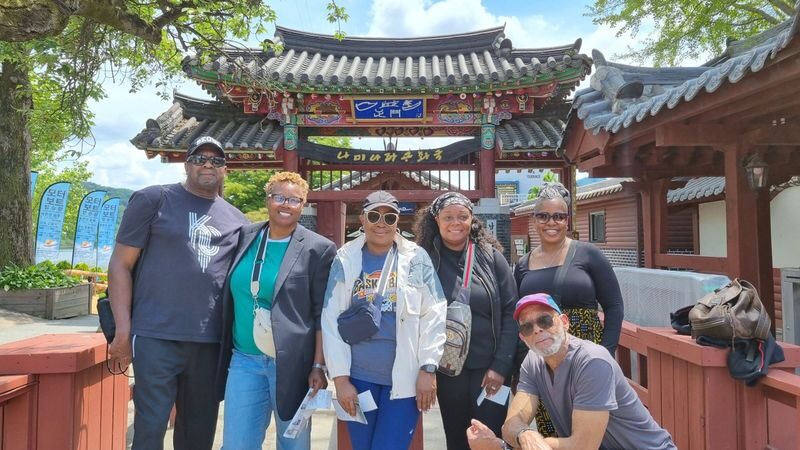 Nami Island Private Tour with Optional Add-ons from Seoul - What the guide adds to the day