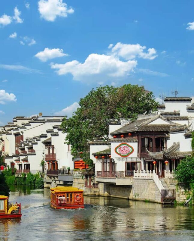 Nanjing: Boulevards, Presidential Palace & City Highlights - Heritage and Spirituality at Da Baoen Temple
