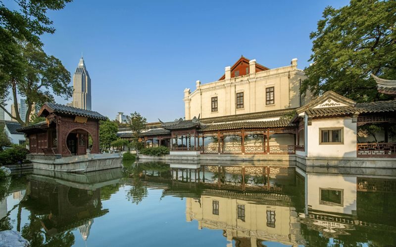 Nanjing Grand Baoen Temple and City Wall Museum Full-Day City Highlights Tour - Presidential Palace adds a civic chapter