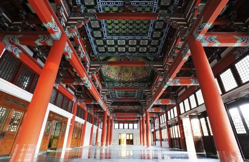 Nanjing Grand Baoen Temple and City Wall Museum Full-Day City Highlights Tour - Confucius Temple closes the route with a change of scene