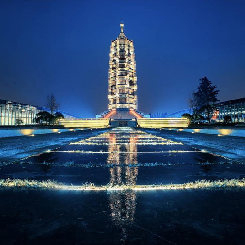 Nanjing Presidential Palace + Grand Baoen Temple + Mount Niushou + Confucius Temple One-Day Tour - Confucius Temple and the Qinhuai River finish