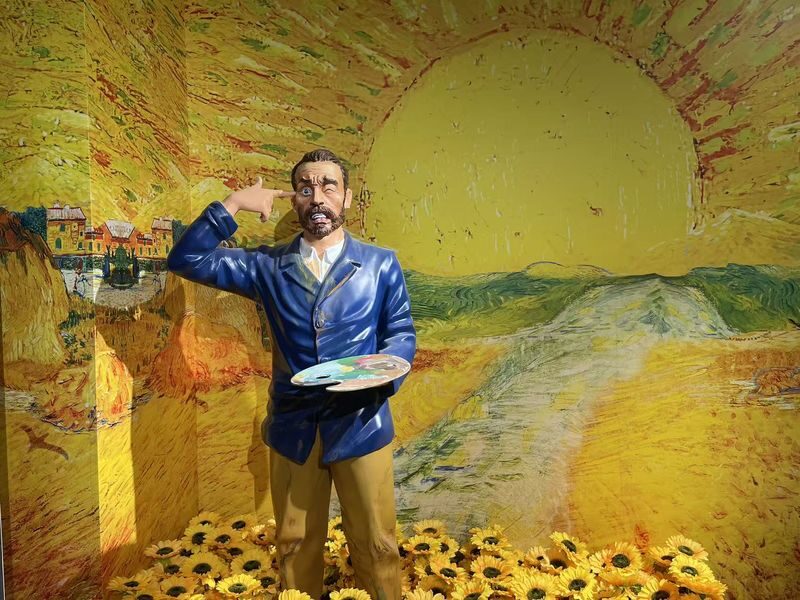 Nanjing Van Gogh Starry Sky Art Museum Ticket - Van Gogh, reimagined as a room you can enter