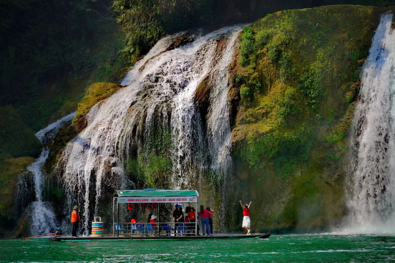 Nanning Detian Waterfall Full-Day Private Tour with Tickets - The border waterfall is the main event