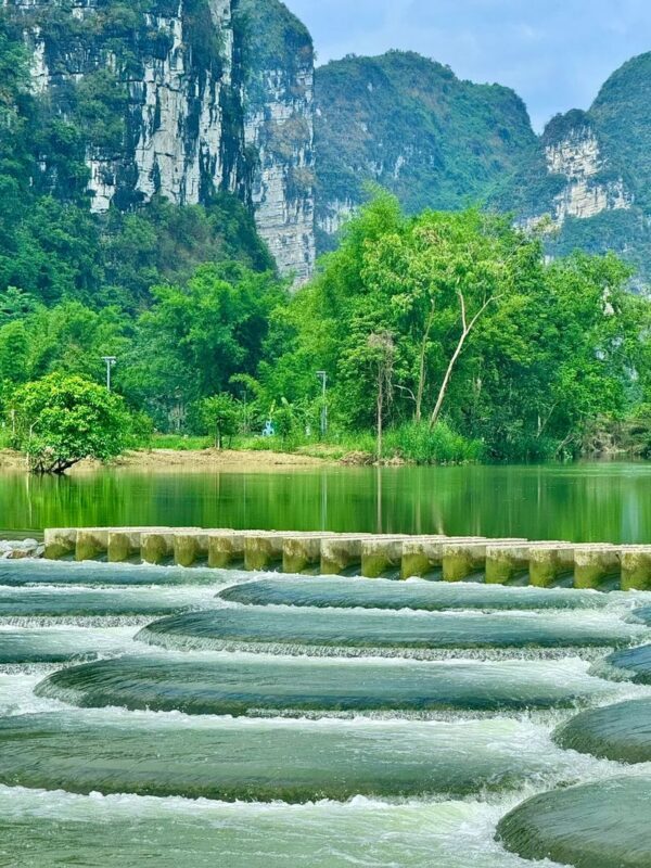 Nanning Detian Waterfall & Mingshi Village Full-Day Tour - Two very different stops in one day