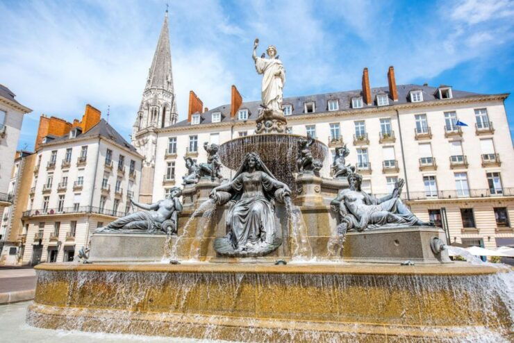 Nantes: Express Walk With a Local in 60 Minutes - Experience Highlights