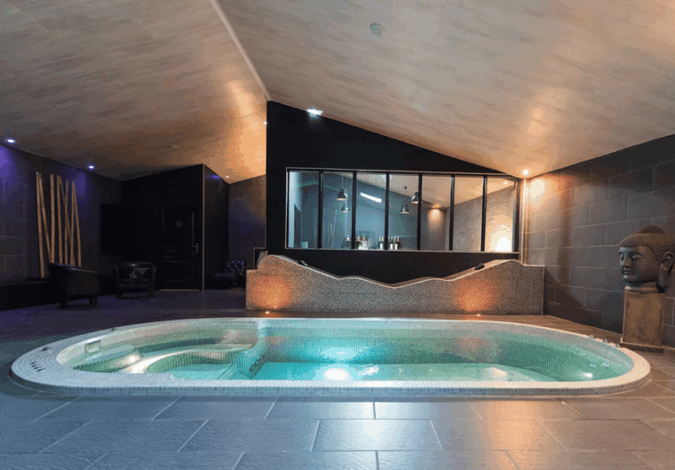 Nantes - Noirmoutier: Romantic Stay - Day 1 Itinerary: Arrival and Relaxation