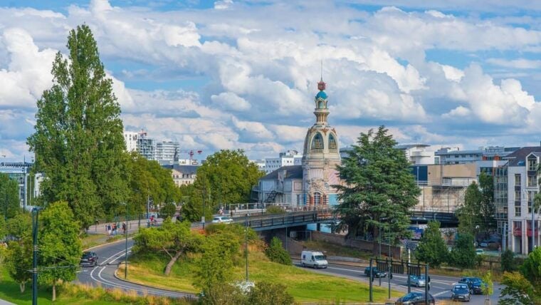 Nantes Private Guided City Tour - Duration and Customization