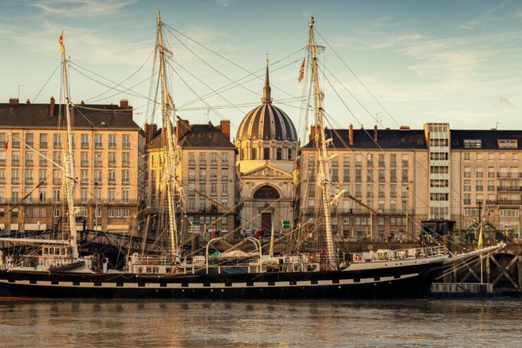 Nantes: Self-Guided Scavenger Hunt & Walking Tour - Activity Details