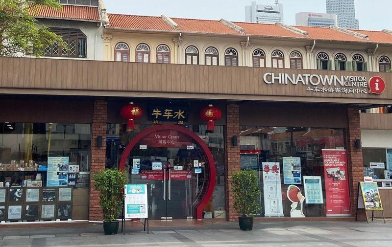 Nanyang Rojak: Immigrant Mixes that Endure Food Private Tour - Crossing to Maxwell Foodcourt