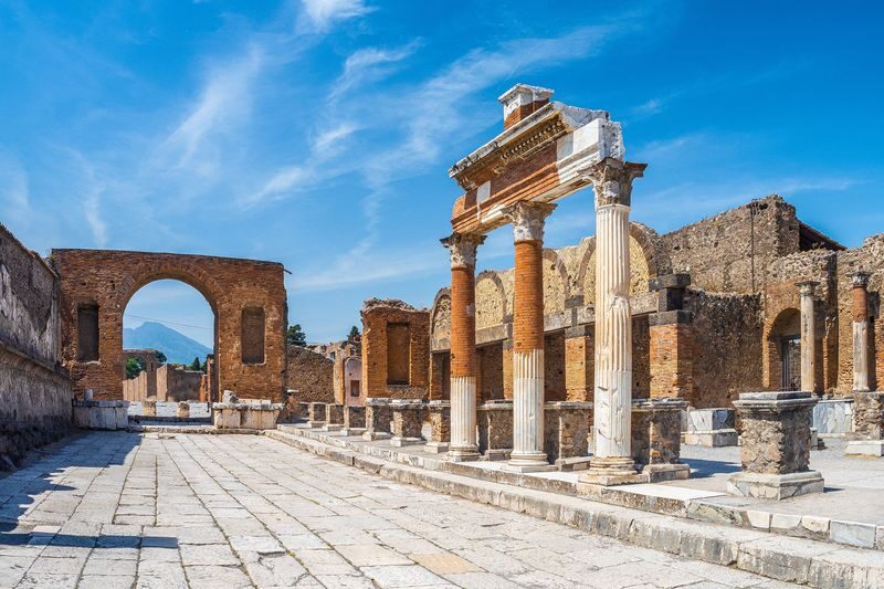 Naples and Pompeii Day Tour from Rome - Pompeii: two hours among the ruins